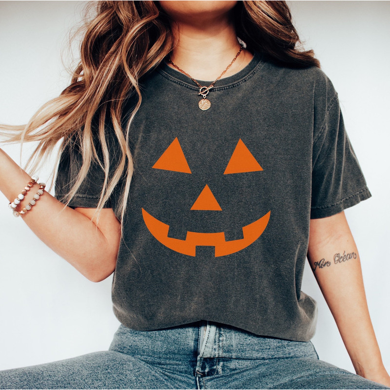 Halloween Comfort Colors shirt, Retro Halloween Shirt, Jack O Lantern shirt, Pumpkin shirt, Halloween shirt, Fall comfort colors tee.jpg