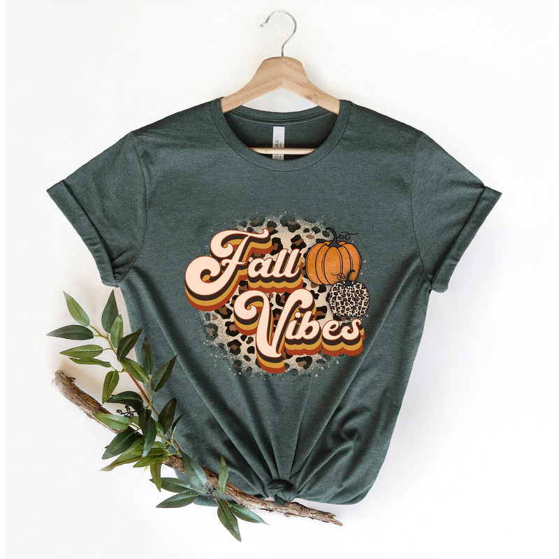 Fall Vibes Shirt, Retro Fall Shirt, Cute Fall T-shirt, Teacher Mom Fall Shirt, Women's Fall Shirt, Gift For Her, Thanksgiving Shirt.jpg