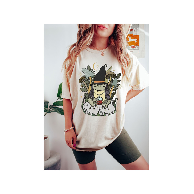 Comfort Colors,Goblincore Clothing, Witchy Frog Shirt, Frog Lover Gift.jpg