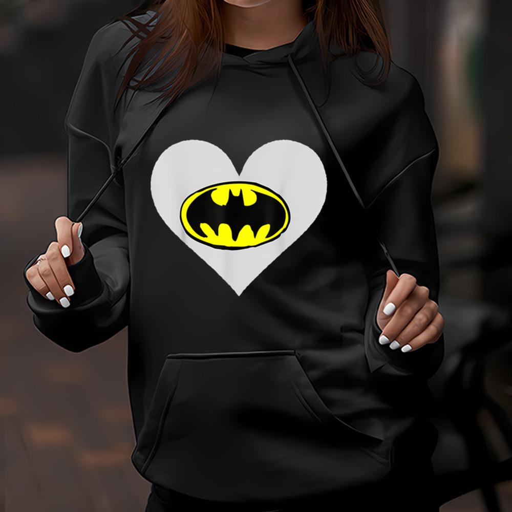 DC Comics Valentine's Day Batman Heart Logo T-Shirt .jpg