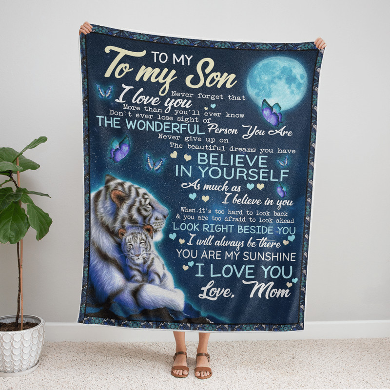To My Son Never Forget That I Love You, Gift From Mom Tiger Fleece Blanket 1.png