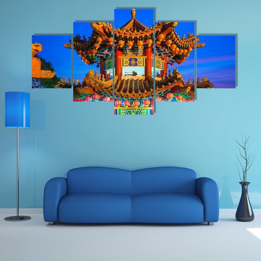 Thean Hou Buddhist Temple Religion Art.jpg