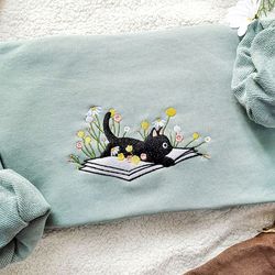 cute lying on the book cat embroidered sweatshirt, embroidered daisy crewneck, gift for cat lover