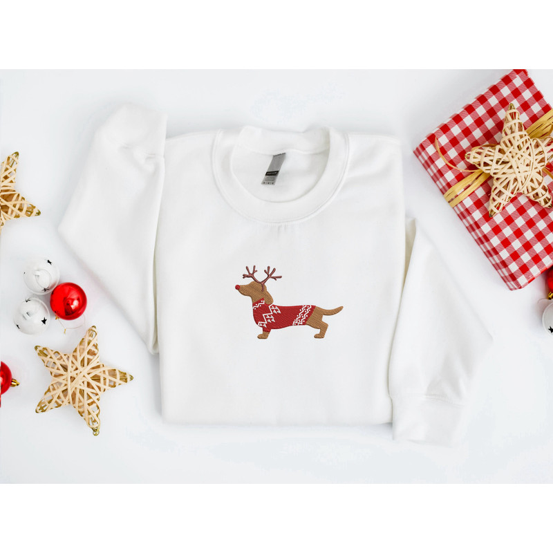 Embroidered Christmas Dog Sweatshirt Embroidered Dachshund Reindeer Dog Weater For Family.jpg
