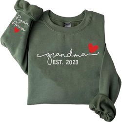 personalized embroidered grandma sweatshirt, grandma est 2023 sweatshirt with name on sleeve, gifts for grandma