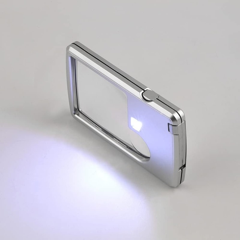 Magnifying Glass Reading Tool With LED Light 1