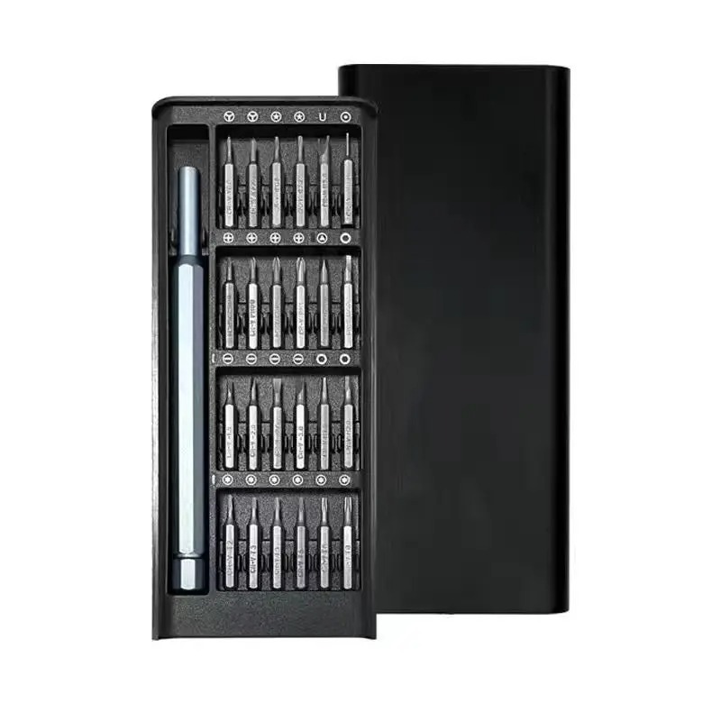 Screwdriver set with magnetic tips and durable handles