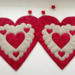 SWEET HEARTS Valentine's Day Quilted Placemats, Set of 2/4 red table mats for Valentine's Day, set of 2 red candle mats