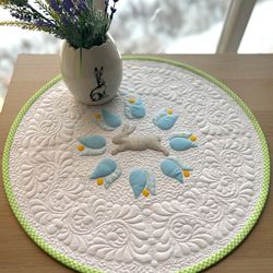 ROUND QUILTED TABLE TOPPER, Easter Bunny Centrepiece, White Table Mat, Circular Table Quilt, Spring Gift for mom