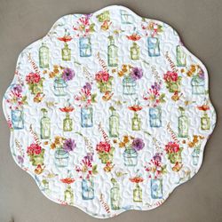Round Scalloped Flower Placemat, Set of 6 White Table Mats, large quilted circular placemat, Cotton Fabric Table Cover