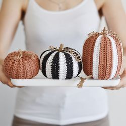 halloween crochet pattern for three pumpkins, easy and quick, english and espanol, pdf