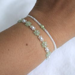 Crystal green and pearl bracelet Dainty jewelry Flower bead bracelet Aesthetic bracelets Floral jewelry Pearl accessorie