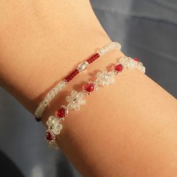 Red stones and flower bracelet Floral handmade bracelets set Daisy jewellery for her Red flower bracelet Dark red jewels