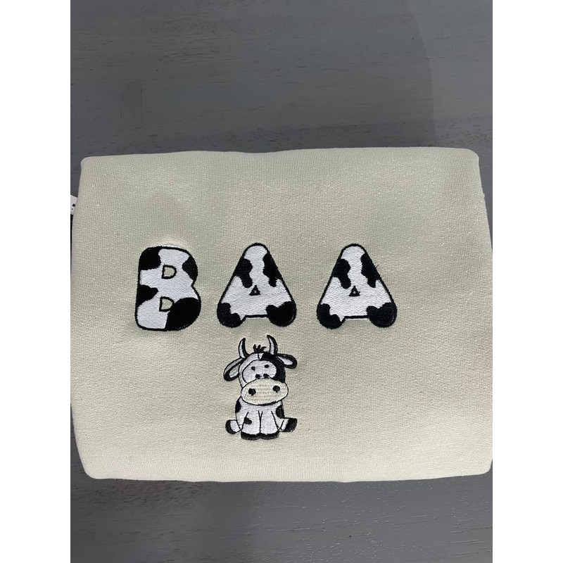 Funny Cow Embroidered Sweatshirt, Farmer Sweatshirts, Custom Cow Embroidery Crewneck.jpg