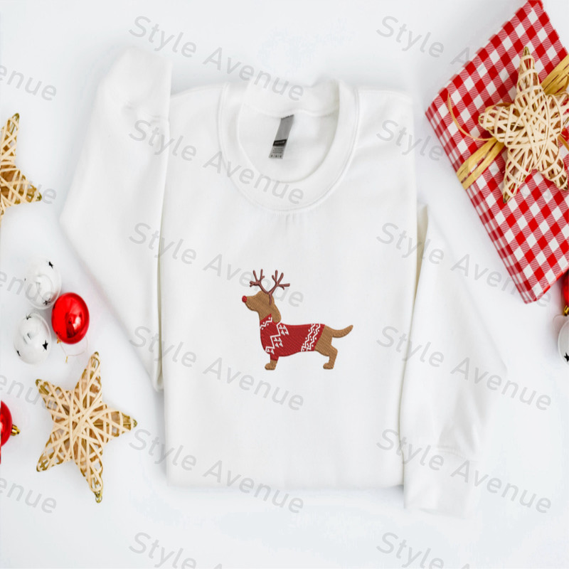 Embroidered Christmas Dog Sweatshirt Embroidered Dachshund Reindeer Dog weater For Family.jpg