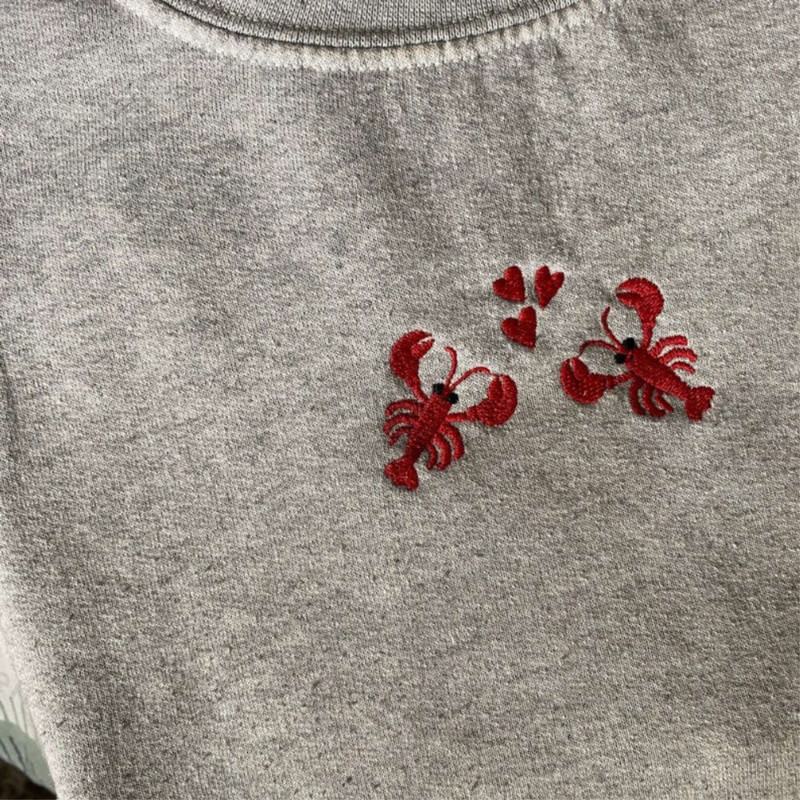 Lobsters in Love Embroidered Sweatshirt 2D Crewneck Sweatshirt For Men And Women.jpg