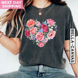 flower heart tshirt, flower shirt, gift for her, flower shirt aesthetic, floral graphic tee, floral shirt, flower t-shir