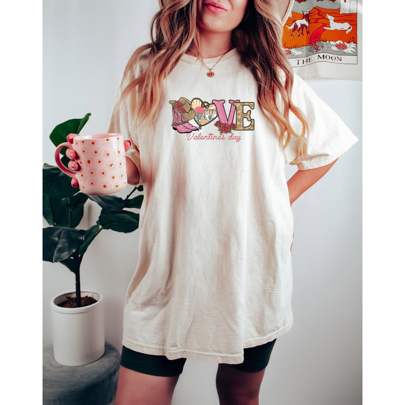 Western Howdy Valentine Graphic Tee, Western Comfort Colors®, Valentine Comfort Colors® Shirt, Comfort Colors® Valentine's Day Graphic Tee.jpg