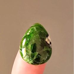 chrome diopside natural stone cabochon 22 x 17 x 6 mm , high quality cabochon for jewelry making, green diopside stone