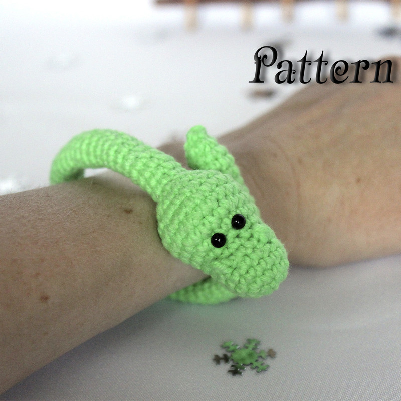 Easy Crochet Snake Amigurumi Keychain Pattern 0