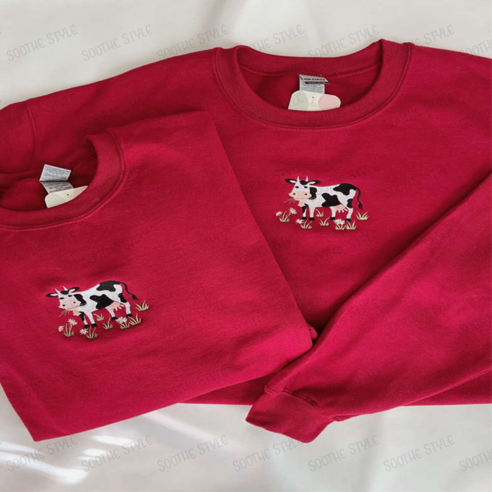Cow Embroidered Sweatshirt 2D Crewneck Sweatshirt For Women And Women.jpg