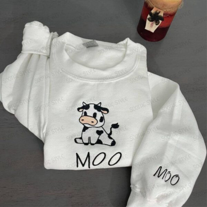 Cow Moo Embroidered Sweatshirt 2D Crewneck Sweatshirt Gift For Family.jpg