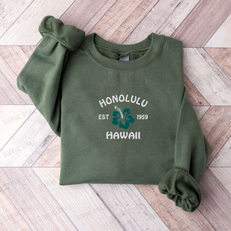 Honolulu Hawaii Embroidered Sweatshirt 2D Crewneck Sweatshirt For Women And Men.jpg