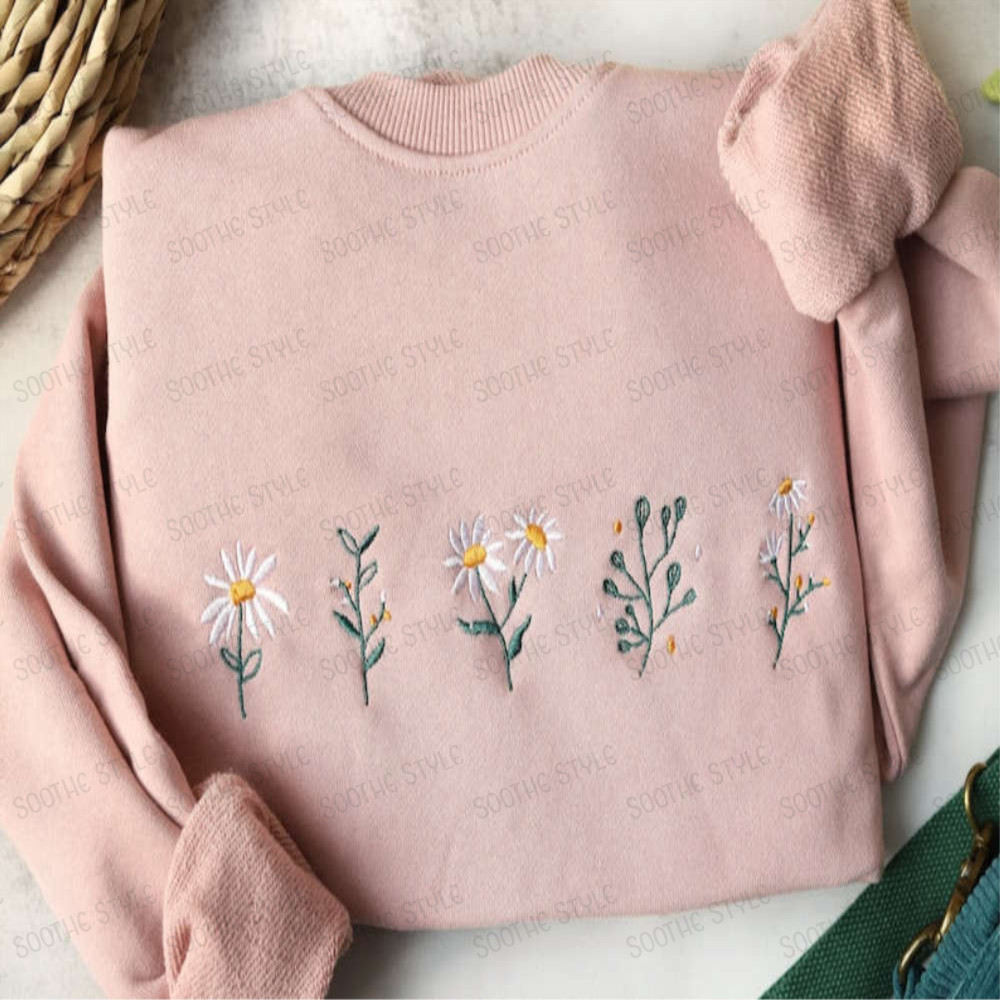 Lovely Daisy Embroidered Sweatshirt Crewneck Sweatshirt For Women And Men.jpg