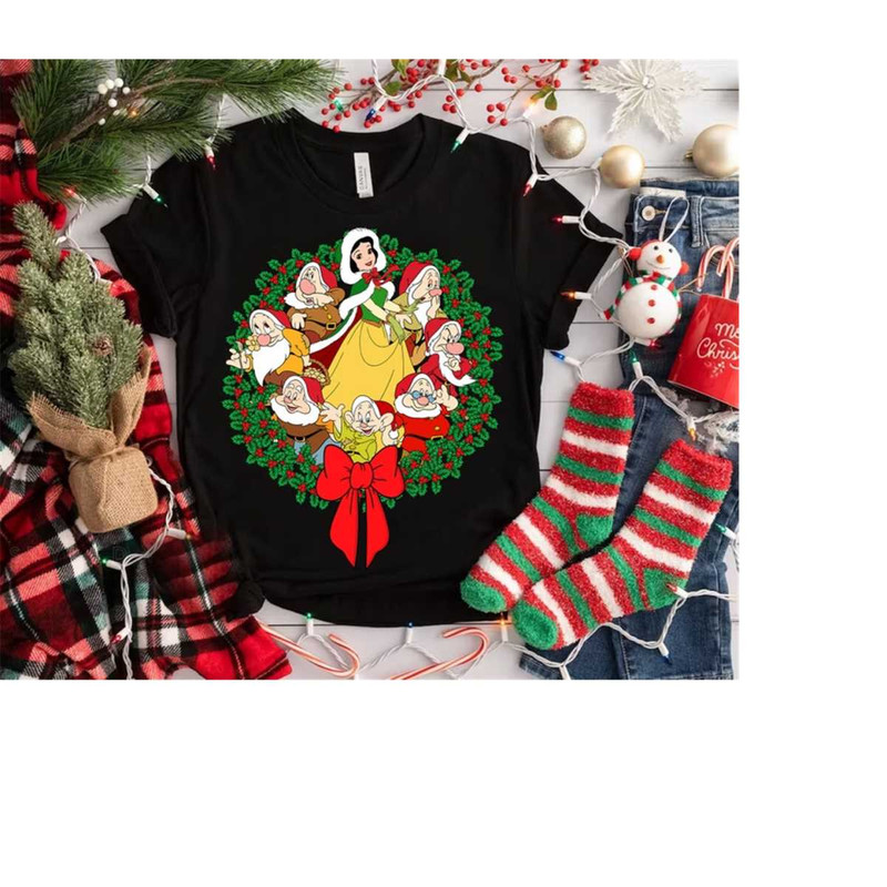 Disney Santa Snow White And The Seven Dwarfs Christmas Wreath Shirt, Mickey's Very Merry Christmas, Disneyland Holiday V.jpg