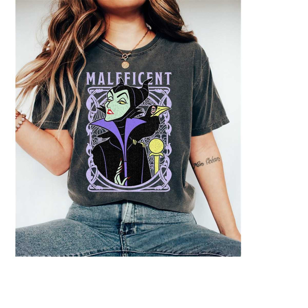 Disney Sleeping Beauty Maleficent Old School Poster T-Shirt, Magic Kingdom, Disneyland Family Trip Vacation 2023 Gift, W.jpg
