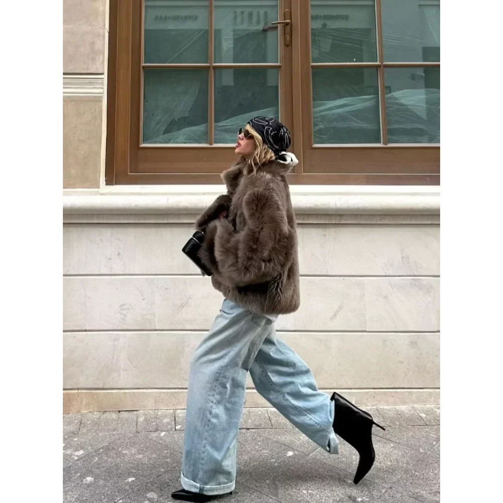 Elegant Womens Faux Fur Short Jacket, Stand Collar, Single Breasted Loose Coat, 2025 High Street Fashion