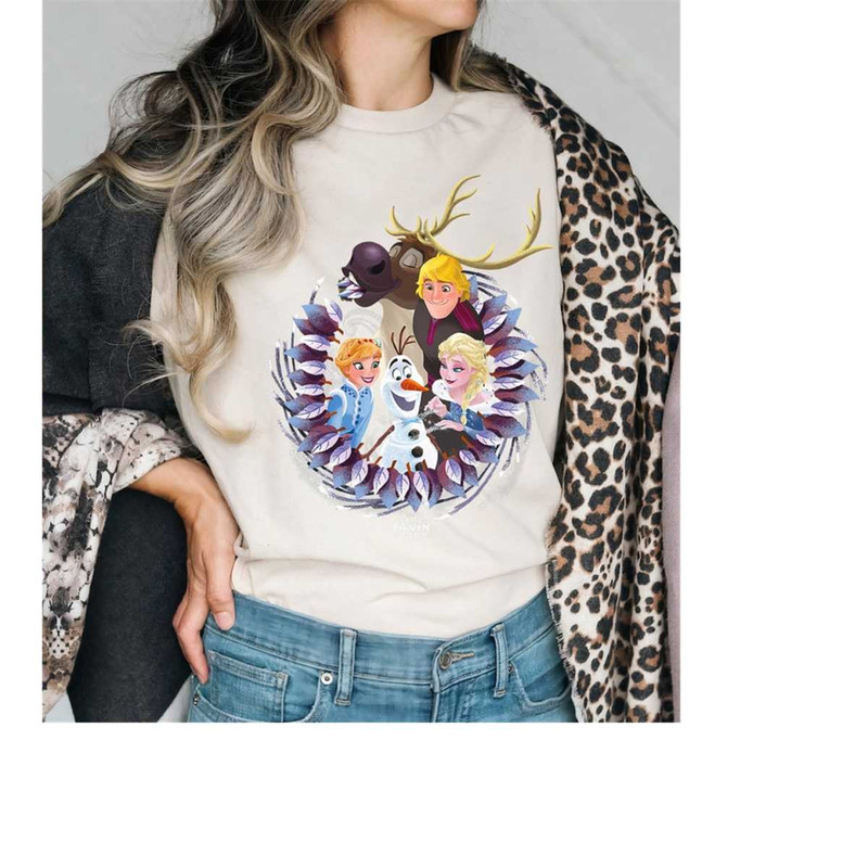 Disney Frozen Christmas Wreath Group Shot Graphic Olaf, Ellsa,Kristoff, Disneyland Family Trip Vacation Gift Winter, M.jpg