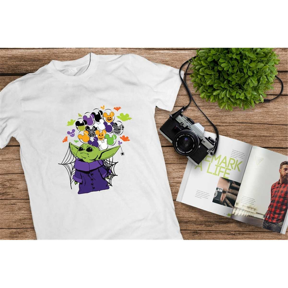 Baby Yoda Star Wars, Disney Baloon, Disney Halloween Shirt, Treat or Trick, Halloween, Disney Castle, Halloween Pumpkin.jpg