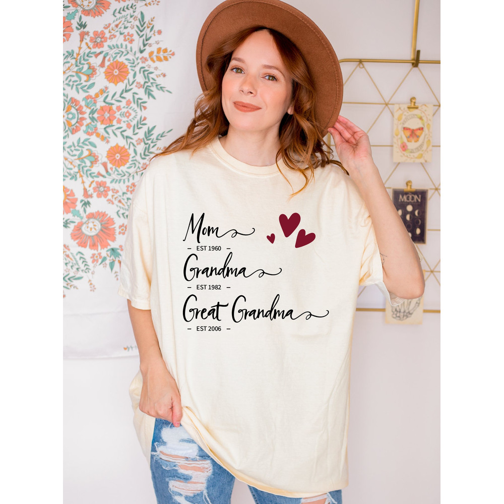 Mom Grandma Great Grandma Shirt, Custom Grandma Shirt, Grandma Shirt, Mom Shirt, Grandma Shirt Gifts, Christmas Grandma Shirt, A918.jpg