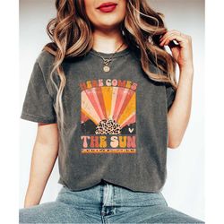 here comes the sun shirt gift for vacation, travel beach shirt, cute sunshine shirt, leopard retro shirt, summer vibes s