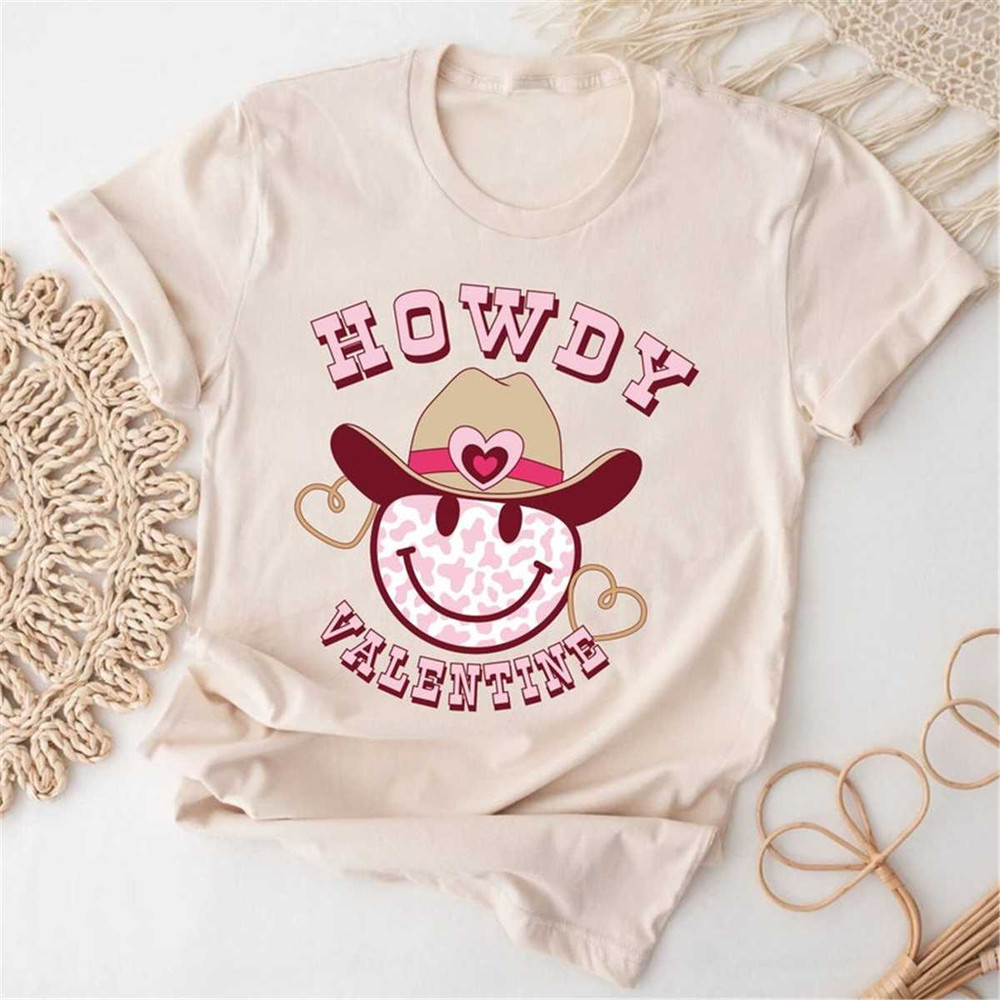 Howdy Valentine Shirt, Western Valentin's Day, Howdy Shirt Women, Western Valentines Day Gift, Retro Valentine Day Shirt.jpg