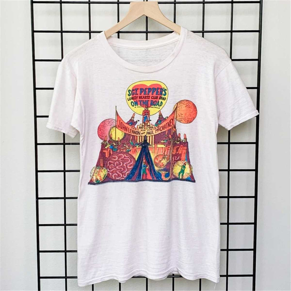 Vintage 1973 The Beatles Sgt. Pepper's Lonely Hearts Club Band T-Shirt (RARE!).jpg