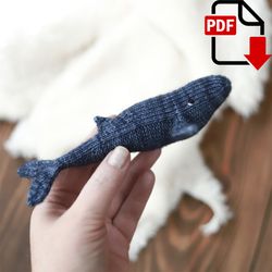 Knitted blue whale. Detailed pattern in English and Russian. Amigurumi toy