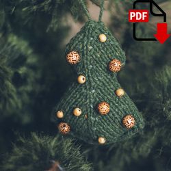 Christmas tree decoration knitting pattern. Knitted fur tree miniature step by step tutorial. DIY New Year ornaments