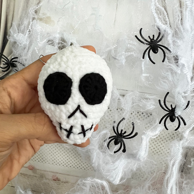 CROCHET PATTERN Skull Toy Keychain Skull Toy Halloween Decor Amigurumi Tutorial PDF File 2