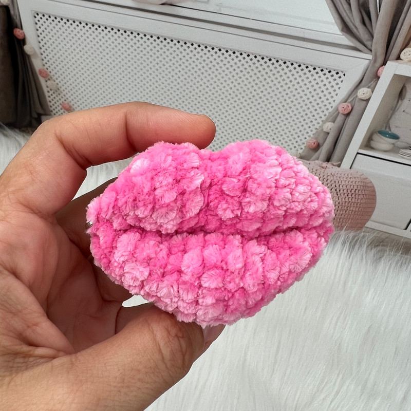 CROCHET PATTERN Keychain Lips Toy Amigurumi Tutorial PDF File 1