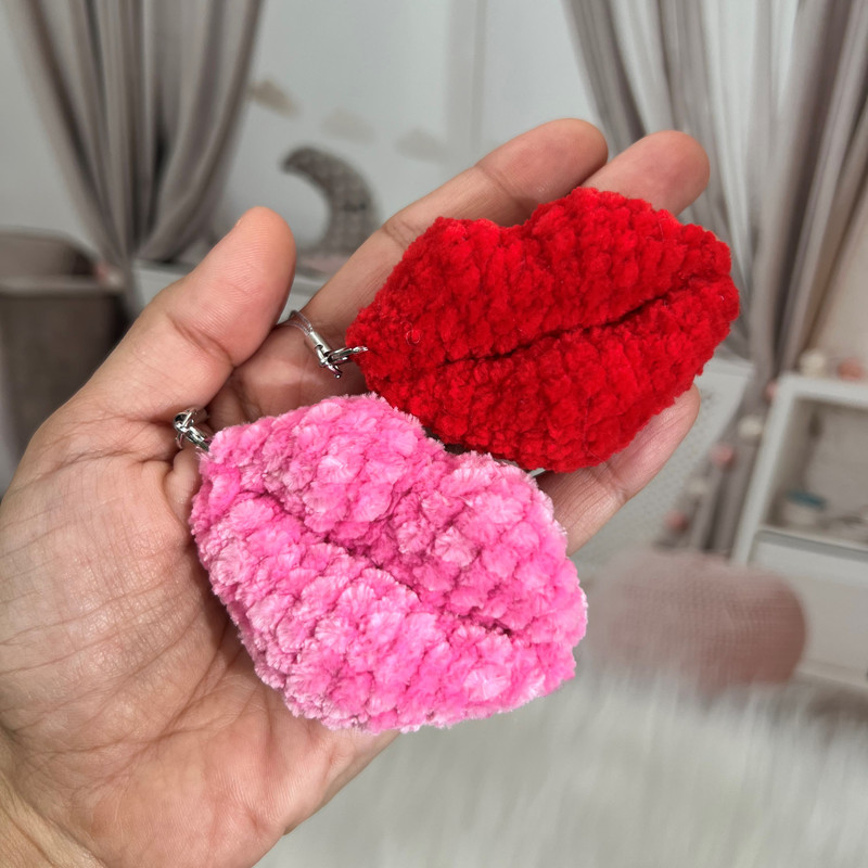 CROCHET PATTERN Keychain Lips Toy Amigurumi Tutorial PDF File 2