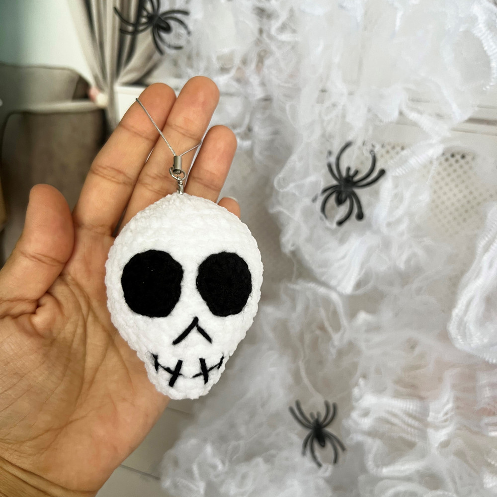 CROCHET PATTERN Keychain Skull Toy Keychain Bone Toy Halloween Decor Amigurumi Tutorial PDF File 7