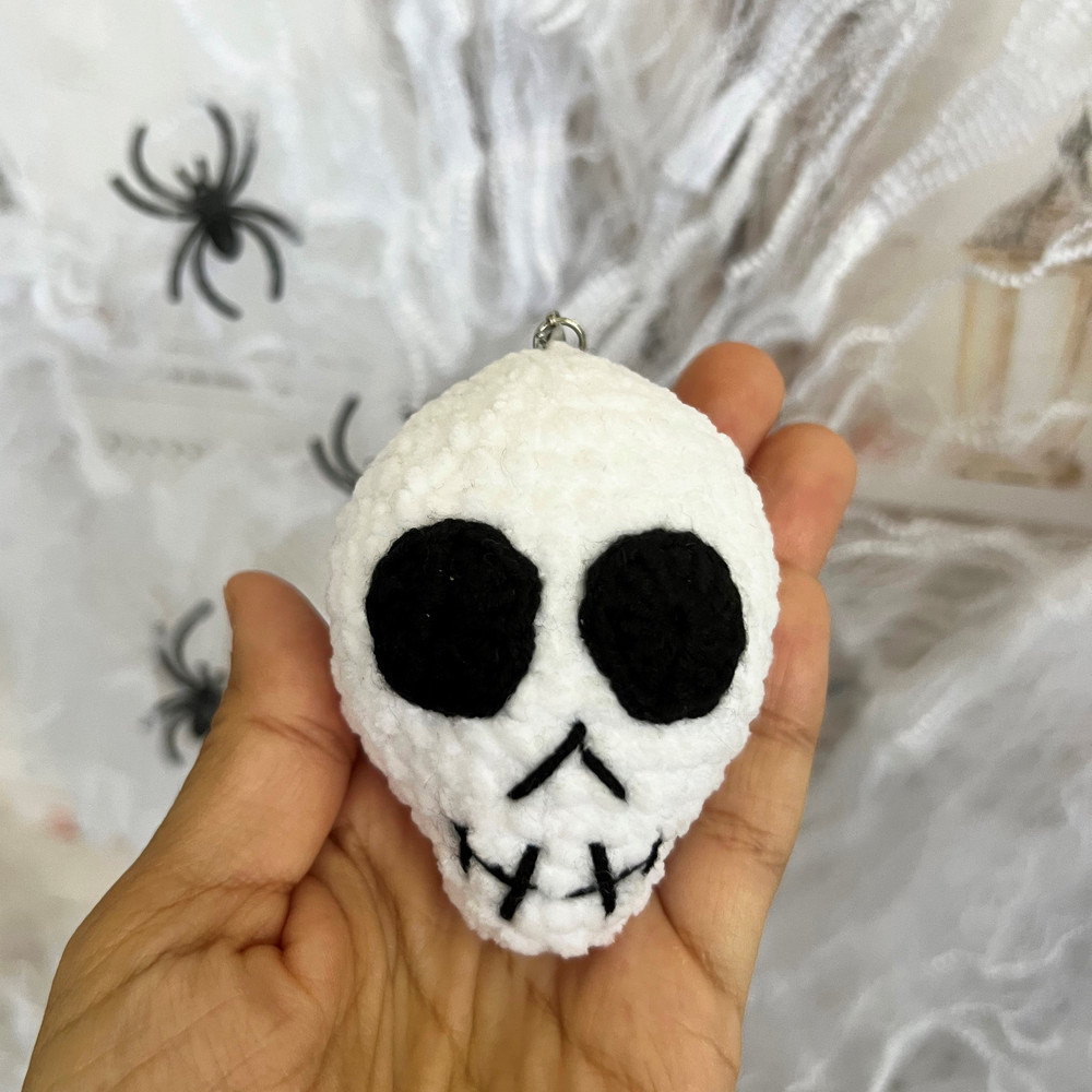 CROCHET PATTERN Keychain Skull Toy Keychain Bone Toy Halloween Decor Amigurumi Tutorial PDF File 8