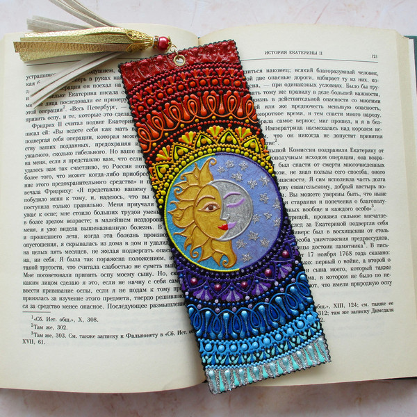 painted-bookmark-tassel-sun-moon.JPG