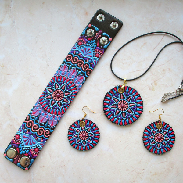 boho-hippie-pendant-on-cord-bracelet-earrings.JPG