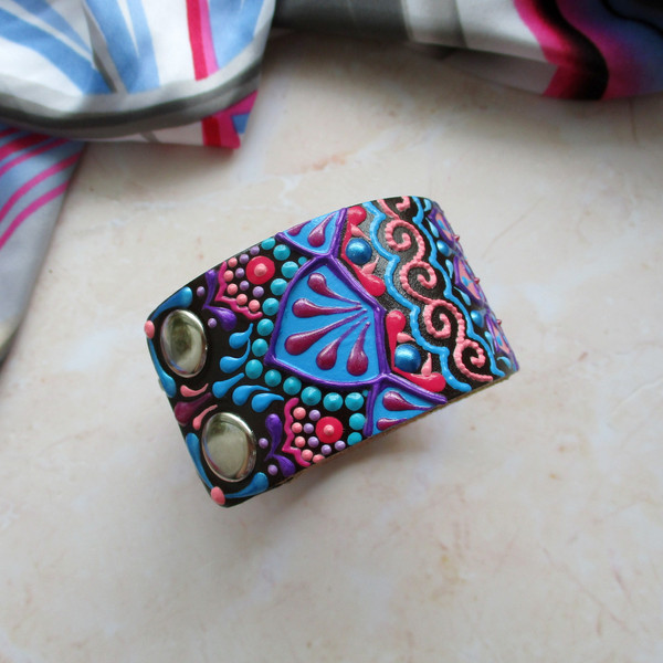 hand-painted-cuff-leather.JPG