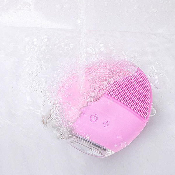 Rechargeable Silicone Facial Cleaner (4).jpg