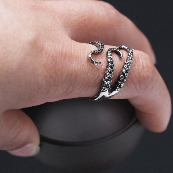 Silver Octopus Tentacle Ring (2).jpg