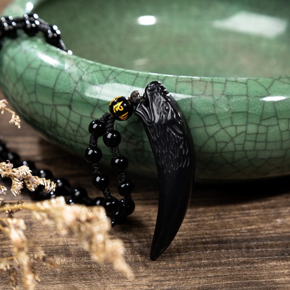 Obsidian Wolf Pendant Necklace (2).jpg